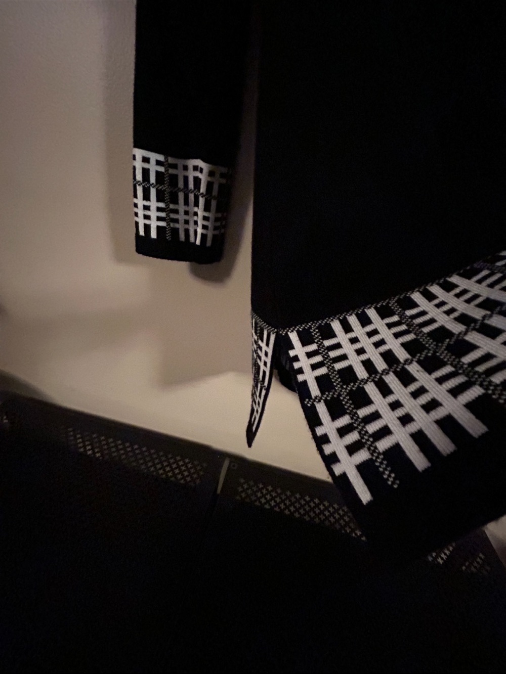 Kim Rogers Black & White Plaid Trim Tunic Top – 1X - Picture 3 of 7